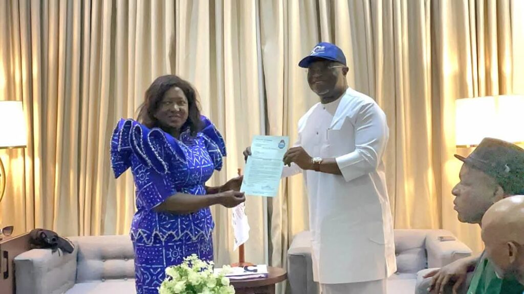 UNICAL Honors Former Abia Governor Ikpeazu as University Ambassador